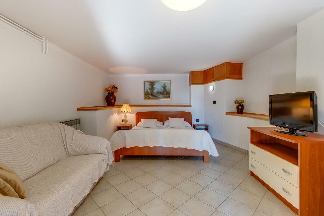 Apartmani Muzic Orlec Ngoại thất bức ảnh